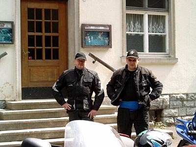 Unsere men in black: Jürgen und Roman Bild